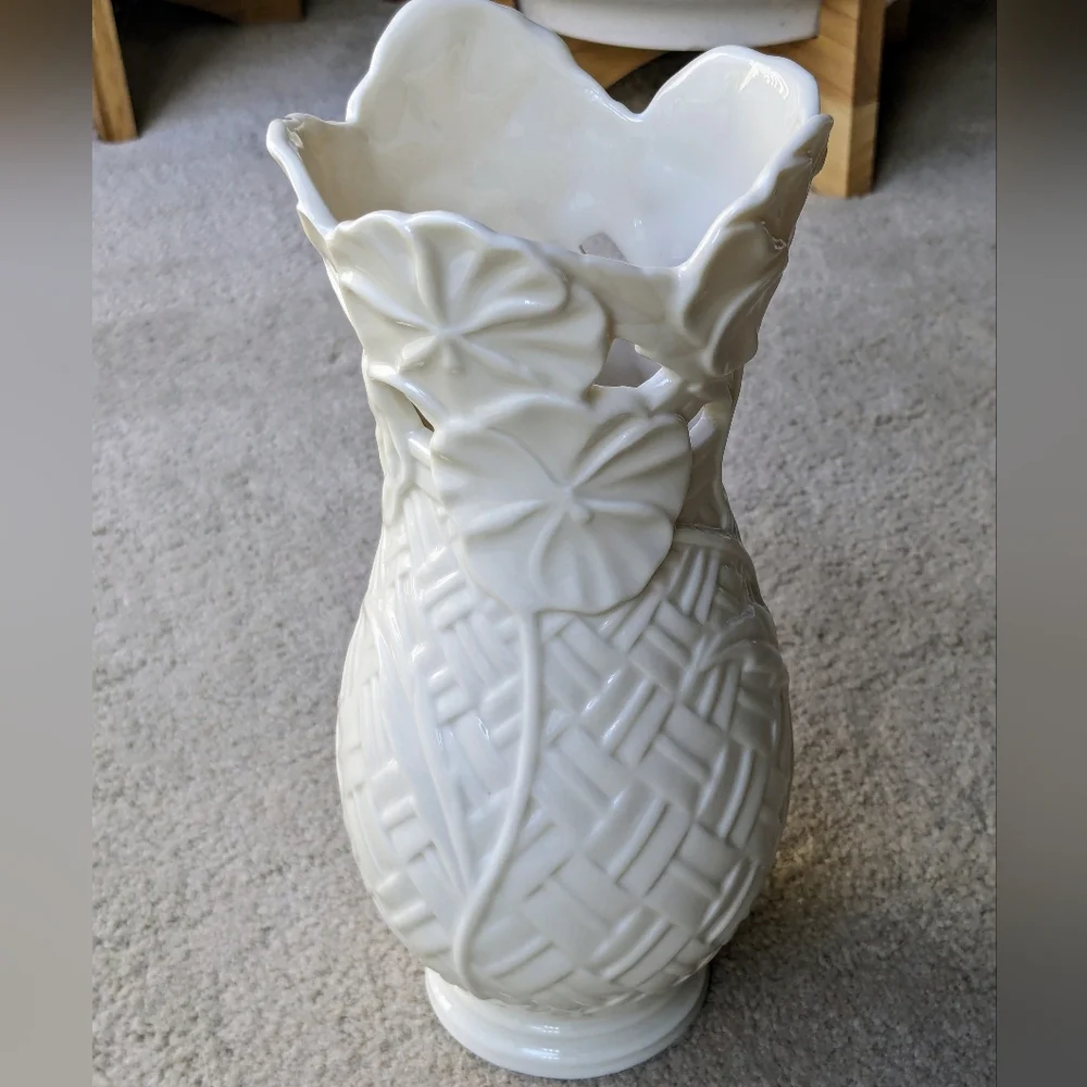 NWT Lenox Basket Of Flowers Collection Vase “Pansy